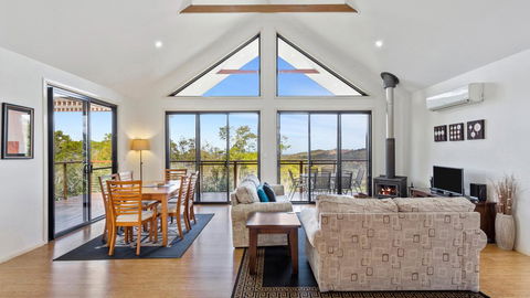 Ravensbourne Escape- Stella Luna - Sunshine Coast Tourism 0