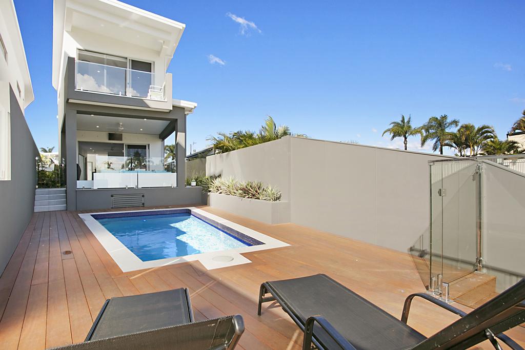 Bundall QLD Holiday Sunshine Coast