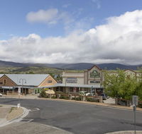 Razorback 6 - Razorback Plaza Jindabyne - Sunshine Coast Tourism