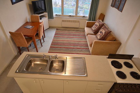 Razorback 9 - Holiday Sunshine Coast 2