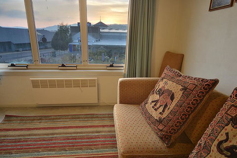 Razorback 9 - Holiday Sunshine Coast 1