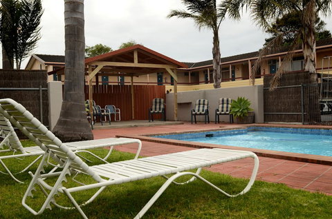 Red Carpet Motel - Holiday Sunshine Coast 1