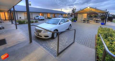 Red Earth Motel - Holiday Sunshine Coast 1