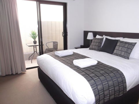 Red Earth Motel - Holiday Sunshine Coast 2