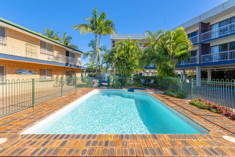 Red Star Hotel Palm Beach - Sunshine Coast Tourism 0