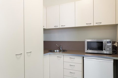 Redcliffe Motor Inn - Sunshine Coast Tourism 1