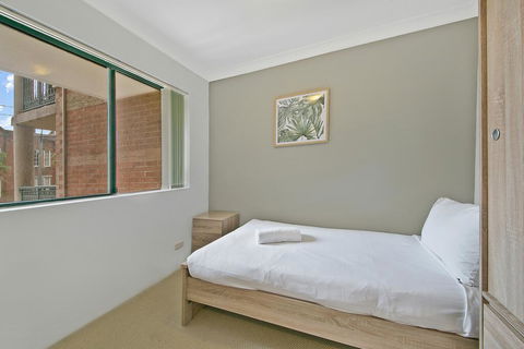 REDFERN 3 BEDROOM APARTMENT FREE PARKING WALK TO CENTRAL STATION NRE187 - Sunshine Coast Tourism 2