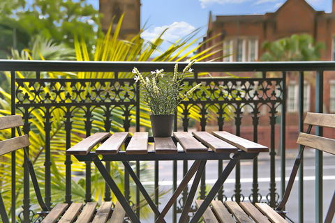 REDFERN 3 BEDROOM APARTMENT FREE PARKING WALK TO CENTRAL STATION NRE187 - Sunshine Coast Tourism 1