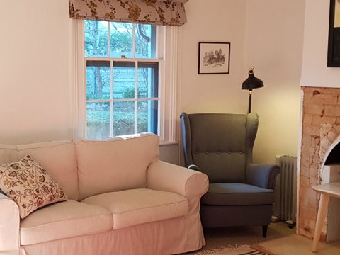 Redruth - 2 Bedroom Cottage Situated In Wandiligong - Sunshine Coast Tourism 2
