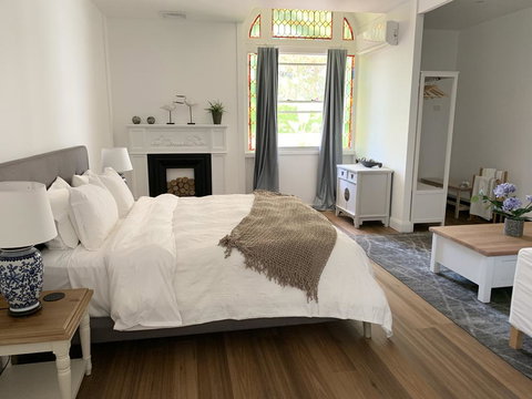 REED HOUSE At Maleny-The White Pavilion - Holiday Sunshine Coast 2