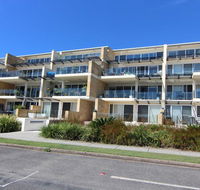 Regatta 3 - On The Lake- Little Street - Sunshine Coast Tourism