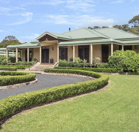 Reign Manor - large group accommodation - Sunshine Coast Tourism