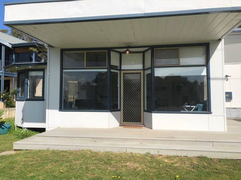 Relax At Dawesville Estuary - Sunshine Coast Tourism 3