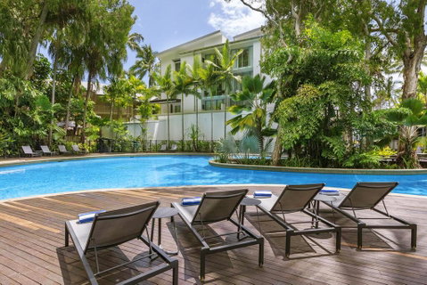 Relax In Palm Cove - Sunshine Coast Tourism 1