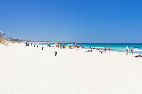 Relax Where The River Meets The Ocean - Sunshine Coast Tourism 2
