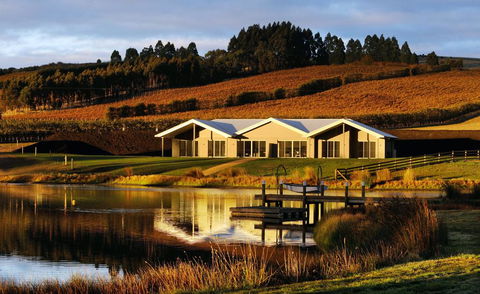 Relbia Lodge - Holiday Sunshine Coast 0