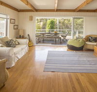Rennies Retreat-Bushland  Ocean Views - Sunshine Coast Tourism