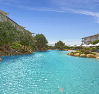 RESORT ON THE BEACH 6126-27 - Holiday Sunshine Coast
