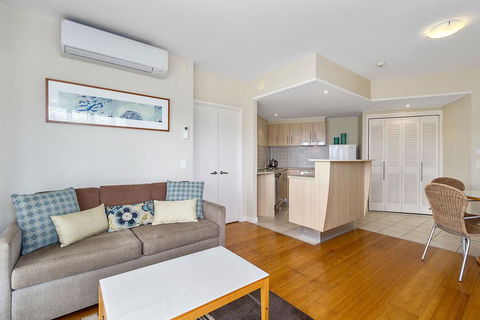 RESORT ON THE BEACH 6126-27 - Holiday Sunshine Coast 2
