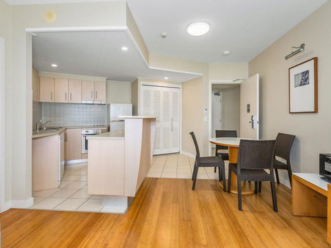 RESORT ON THE BEACH 7225 Dual Room - Holiday Sunshine Coast 1
