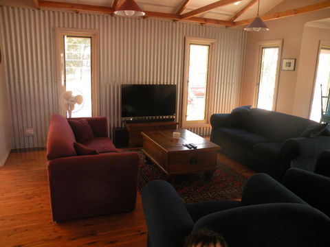 Resthaven Retreat Kangaroo Island - Sunshine Coast Tourism 3