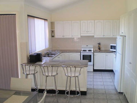 Retreat On Surf Beach - Sunshine Coast Tourism 2