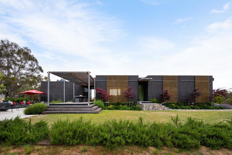 Ridge House - Sunshine Coast Tourism 0