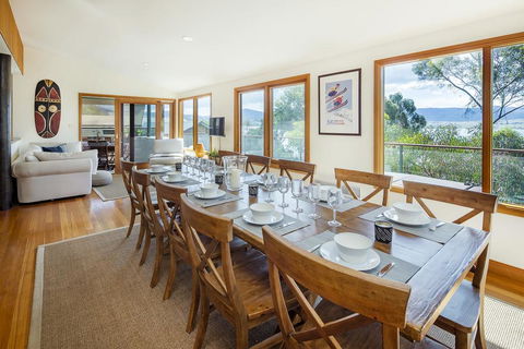 Rimrock - Superior Waterfront Home - Sunshine Coast Tourism 0