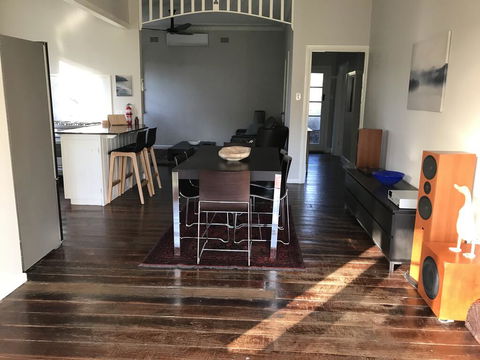 River Cottage - Boutique Accommodation - Holiday Sunshine Coast 3