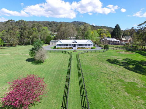 Rivermist - Luxury 6 Bedrooms & 6 Bathrooms! - Holiday Sunshine Coast 0