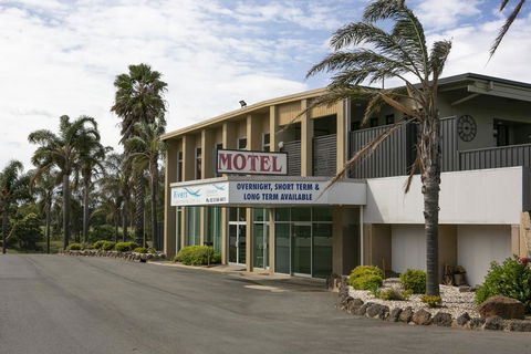 Rivers Apartments Motel Sale Gippsland - Holiday Sunshine Coast 1