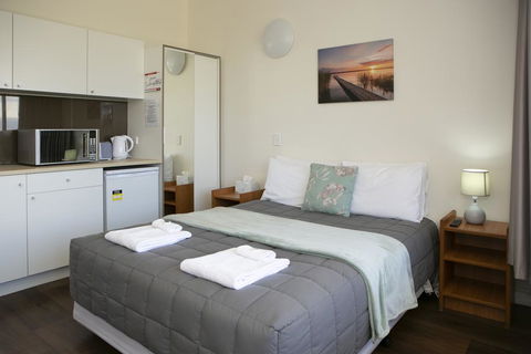 Rivers Apartments Motel Sale Gippsland - Holiday Sunshine Coast 0