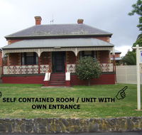 RJ's Bed  Breakfast - Holiday Sunshine Coast