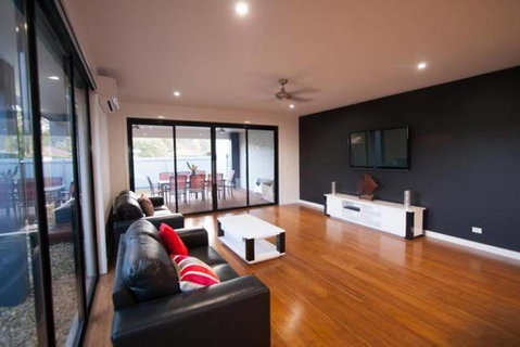 RL Apartments 3 Simms St - Sunshine Coast Tourism 1