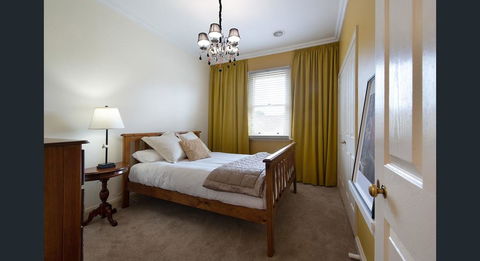 Roalies Farm House - Sunshine Coast Tourism 1