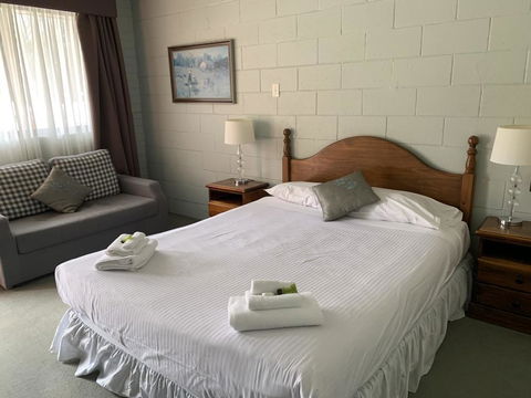 Robertson Country Motel - Holiday Sunshine Coast 3