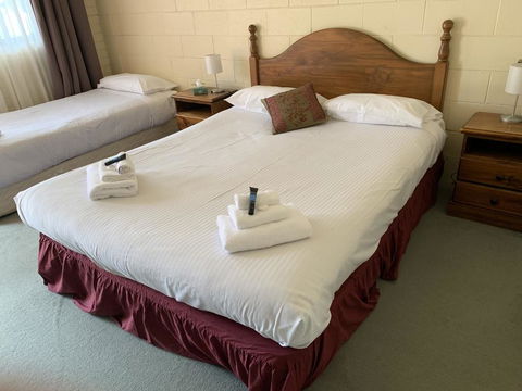 Robertson Country Motel - Holiday Sunshine Coast 2