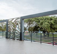 Rockingham Beachfront Apartment - Holiday Sunshine Coast