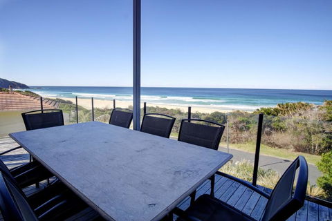 ROCKPOOL (4 Night Min) - Sunshine Coast Tourism 3