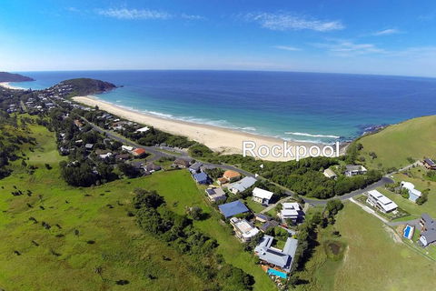 ROCKPOOL (4 Night Min) - Sunshine Coast Tourism 0