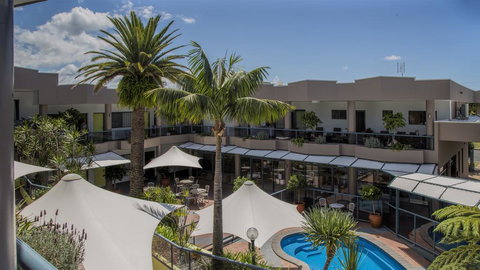 Rockpool Motor Inn - Holiday Sunshine Coast 0