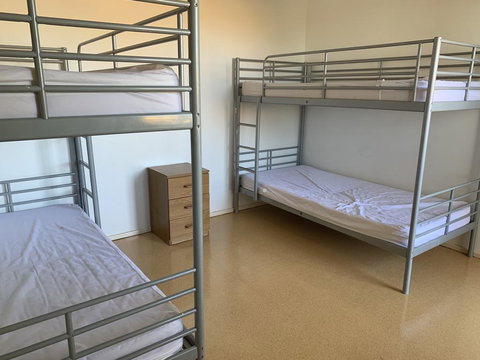 Roey Backpackers And Party Bar - Holiday Sunshine Coast 1