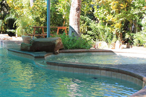 Roey Backpackers And Party Bar - Holiday Sunshine Coast 0