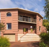 Romeo  Juliet - Holiday Sunshine Coast