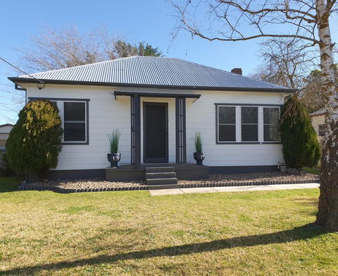 Ronelle Cottage - Holiday Sunshine Coast 0