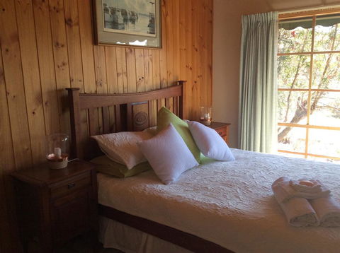 Rose Cottage - Sunshine Coast Tourism 1