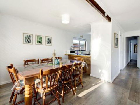 Rosebud Beach Babe - Holiday Sunshine Coast 2