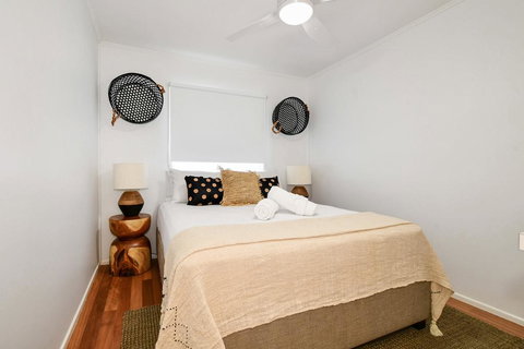 ROSIES BACH - Holiday Sunshine Coast 1