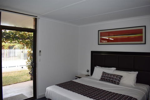 Roundhouse Motel - Sunshine Coast Tourism 2