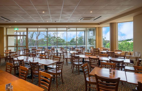 Royal Hotel - Sunshine Coast Tourism 2